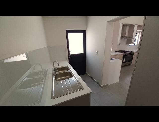 3 BEDROOM HOUSE FOR SALE IN BRITANNIA BEACH ESTATE